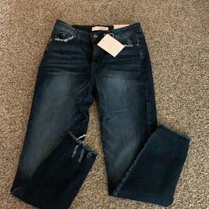 KanCan jeans size 9/28.